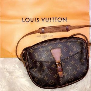 MONOGRAM JEUNE FILLE